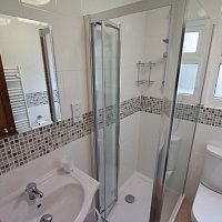img_25421280x853