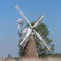 img_4644683x1024